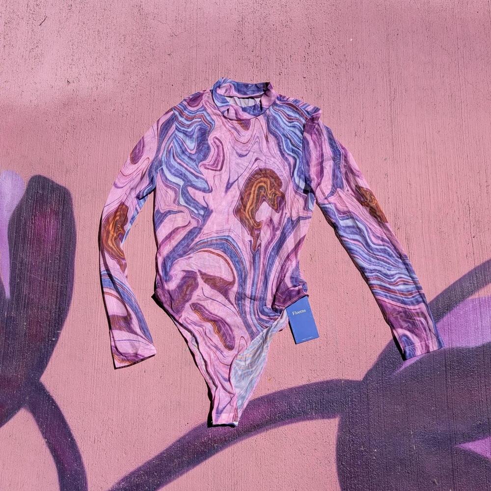 Floerns NWT Pink Purple Marble Sheer Mesh Mock Neck Long Sleeve Bodysuit M